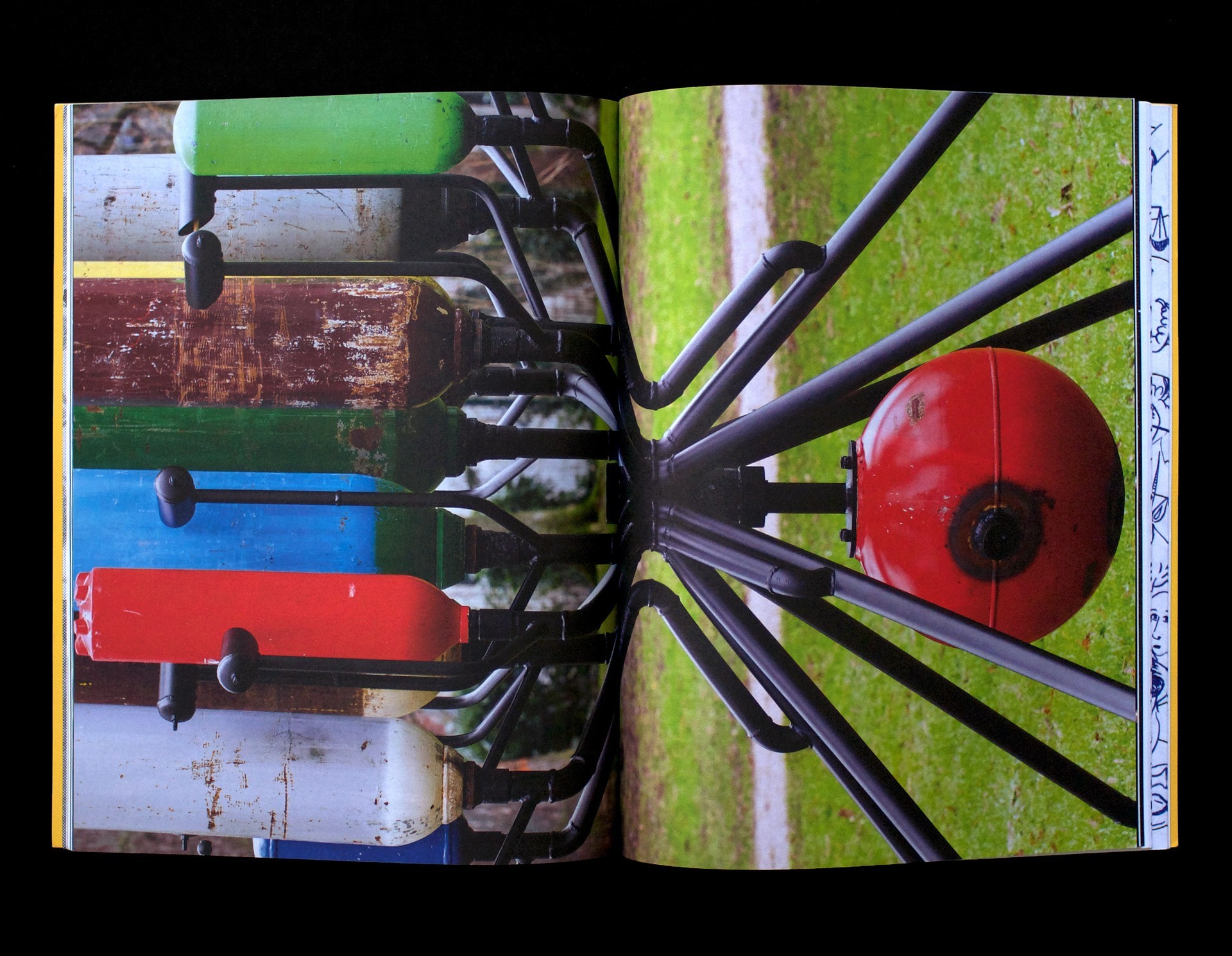 *Revue Insert n°5*, portfolio, François&nbsp;Dufeil, photos: Salim Santa Lucia, Paris, 2026