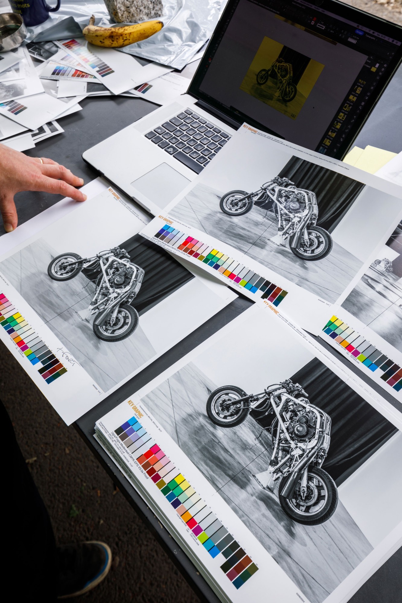 *Humain Autonome*, exhibition catalog, MAC VAL, colour separation, Paris, 2024