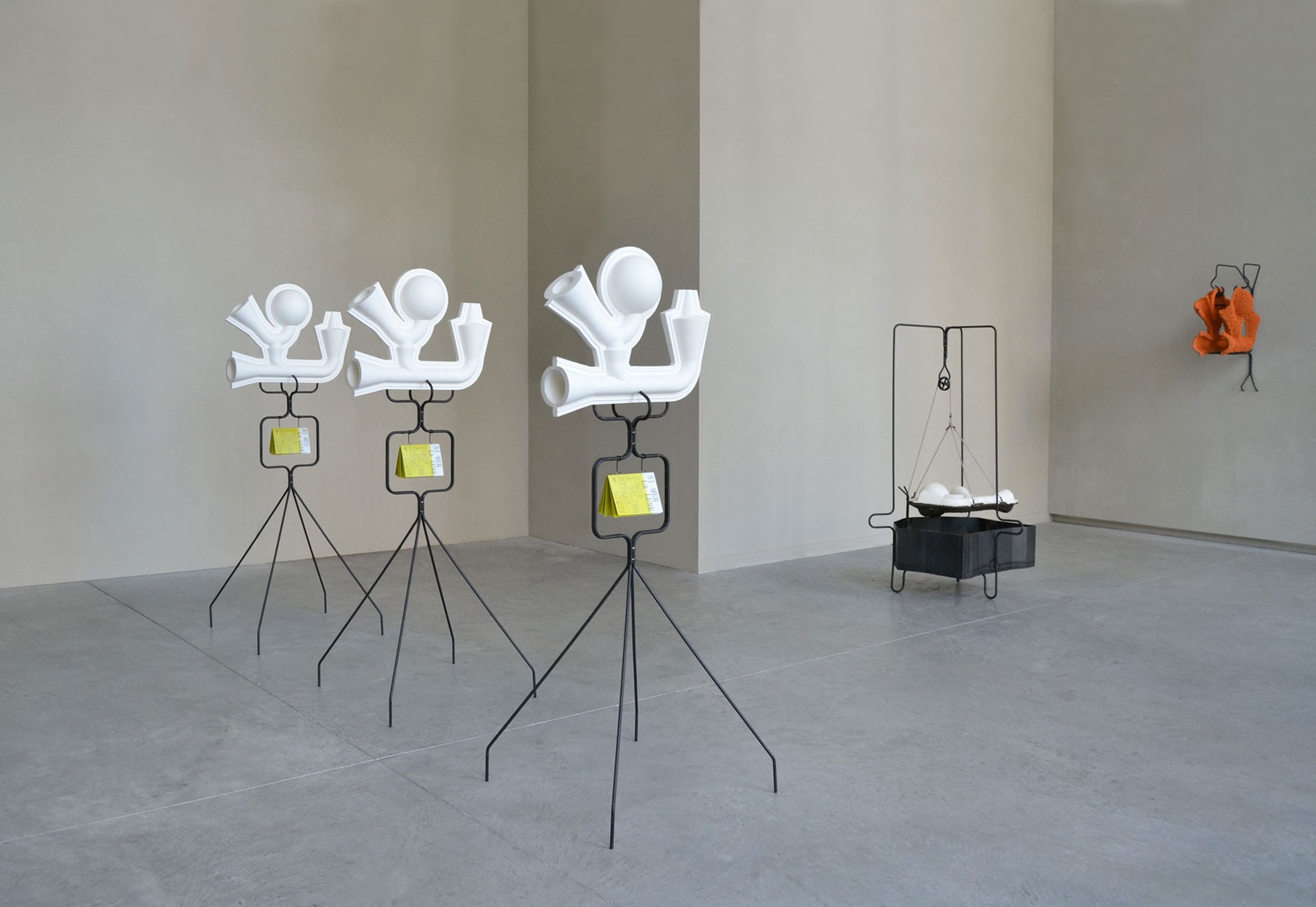 *Si mer la lune*, book installation, François Dufeil, Bonus, Nantes, 2022