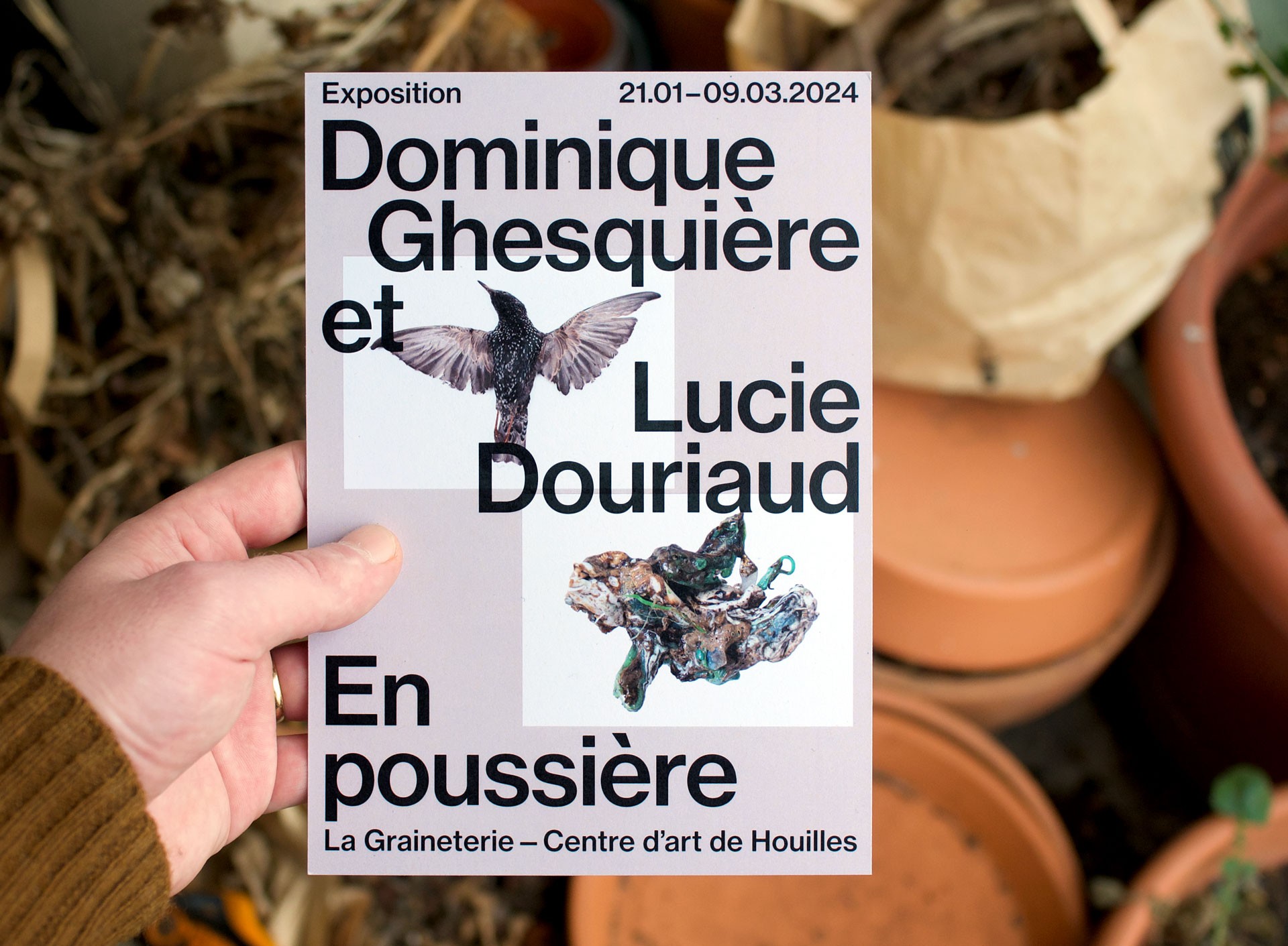 *En poussière*, exhibition card, centre d'art La Graineterie, Houilles, 2024